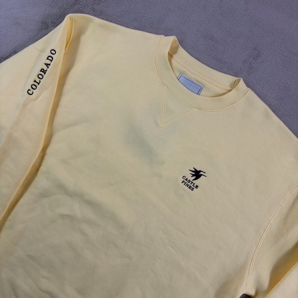 Castle Pines Golf Club Logo x Gear Sweatshirt in Soft Yellow Men Large NWT